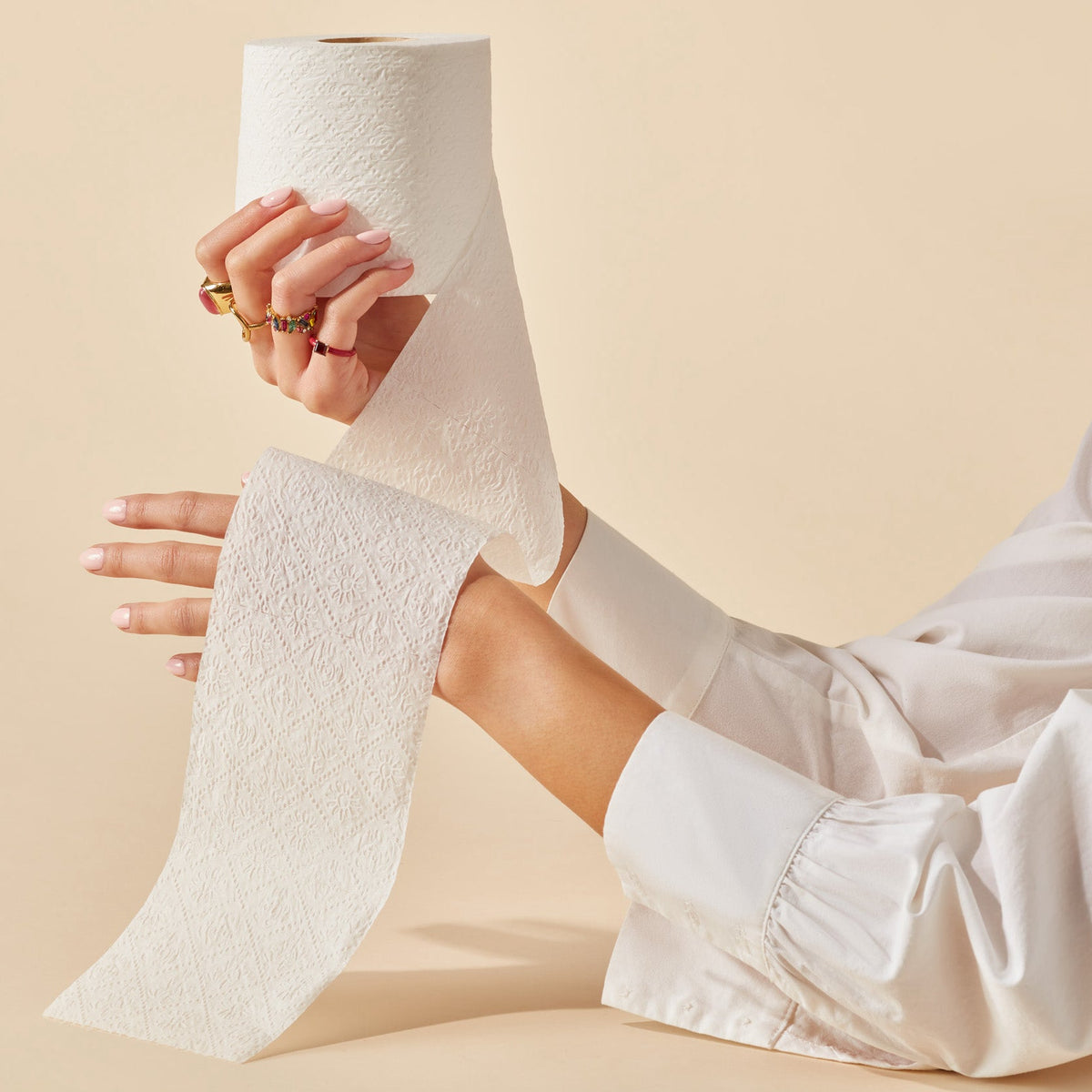 Daily Care 2-Ply Bath Tissue 300 sheets per roll for daily home and personal routines with cleaning laundry and paper products
