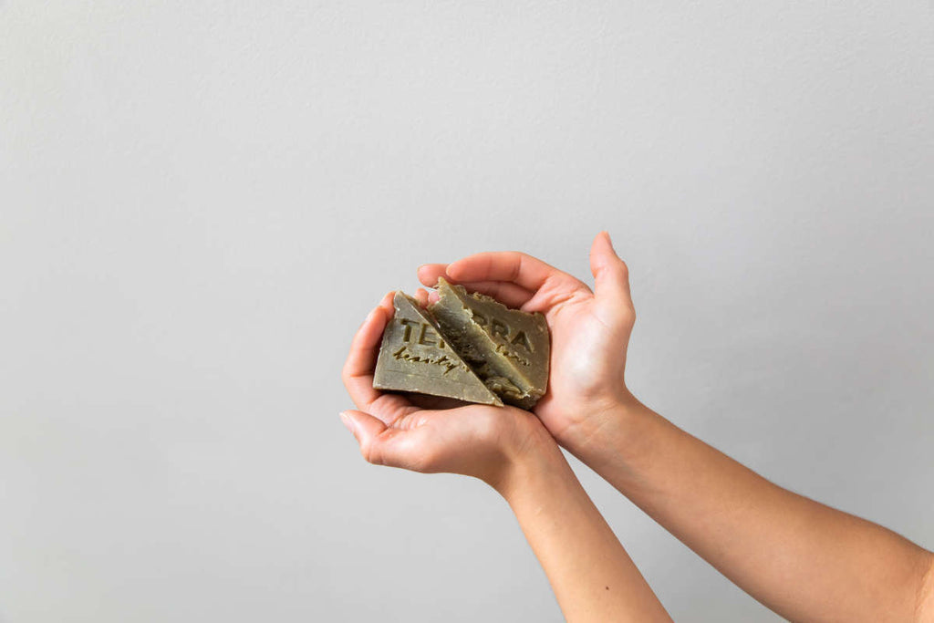 Daily Care Clean Green Tea Tree Facial Beauty Bar for daily home and personal routines with facial skin and sun care
